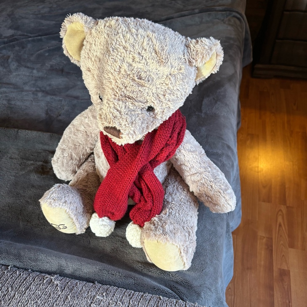 Ugg Teddy Bear - Picture 4 of 8